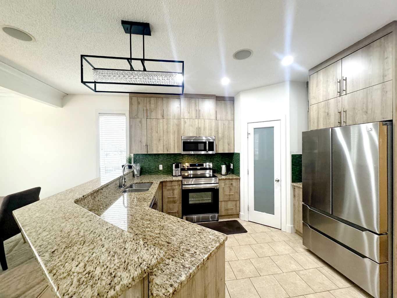 109 KINNIBURGH Boulevard E