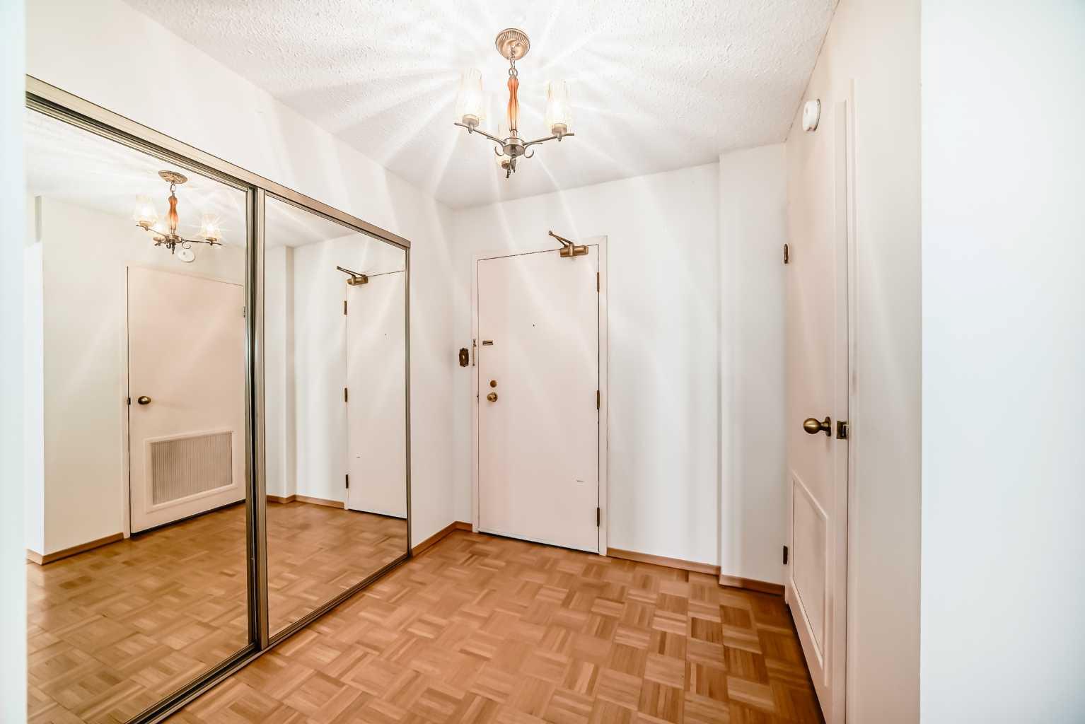 330 26 Avenue SW 607