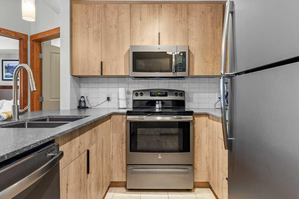 190 Kananaskis Way 302