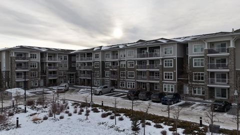 11 Mahogany Row SE 2206 Calgary AB T3M 2L6