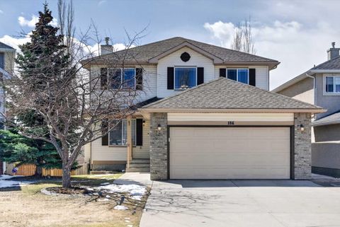 Photo of 186 Royal Birkdale Crescent NW, Calgary, AB T3G 5R8 (MLS # A2296974)