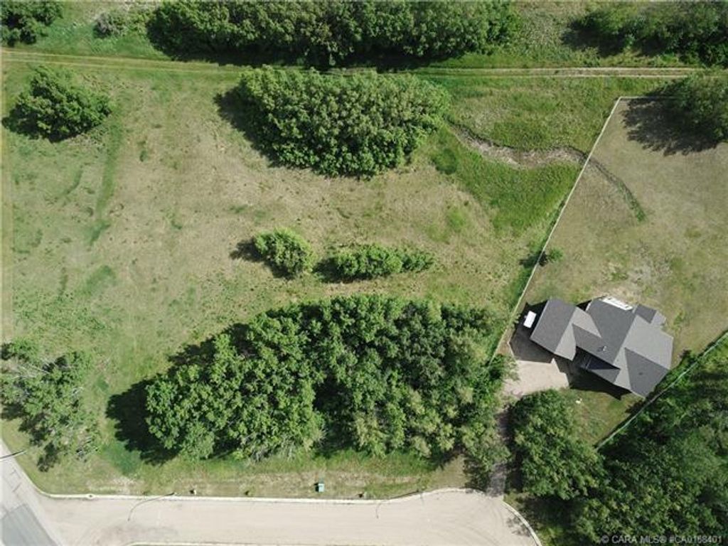 Photo of Lot 8 44 Avenue Close, Alix, AB T0C 0B0 (MLS # A2106672)