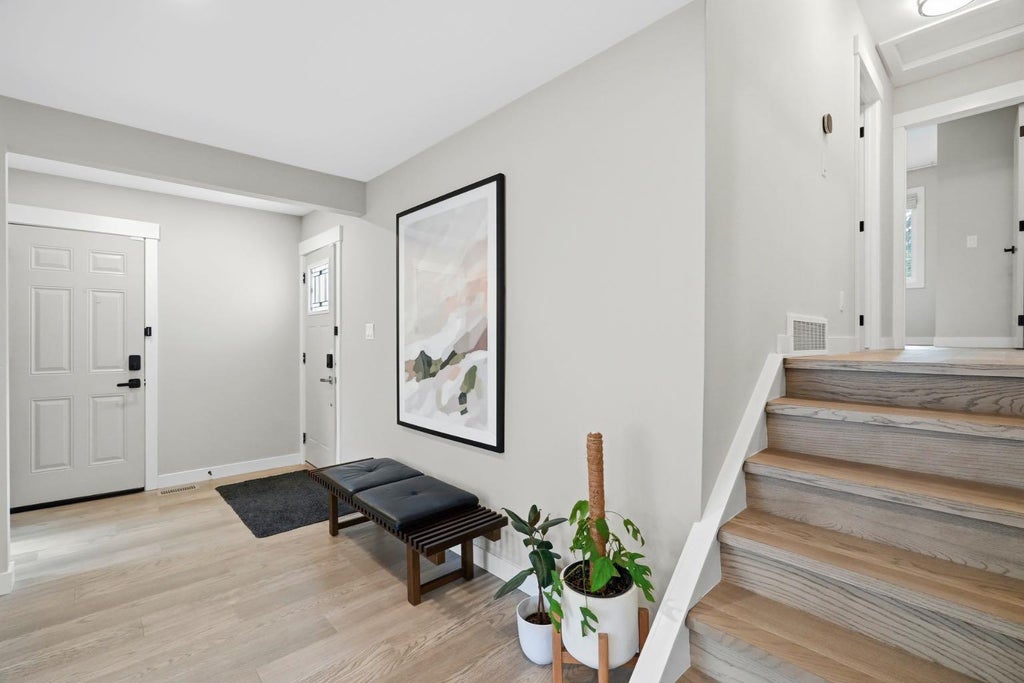 Photo of 2924 Lathom Crescent SW, Calgary, AB T3E 5W7 (MLS # A2328796)