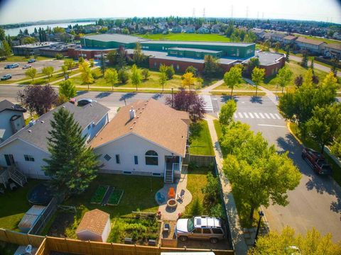 Photo of 161 West Lakeview Drive, Chestermere, AB T1X 1H7 (MLS # A2257185) Photo of 161 West Lakeview Drive, Chestermere, AB T1X 1H7 (MLS # A2257185)