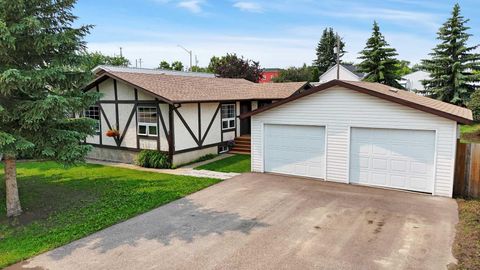 Photo of 5108 49 Street, Clive, AB T0C 0Y0 (MLS # A2325429)