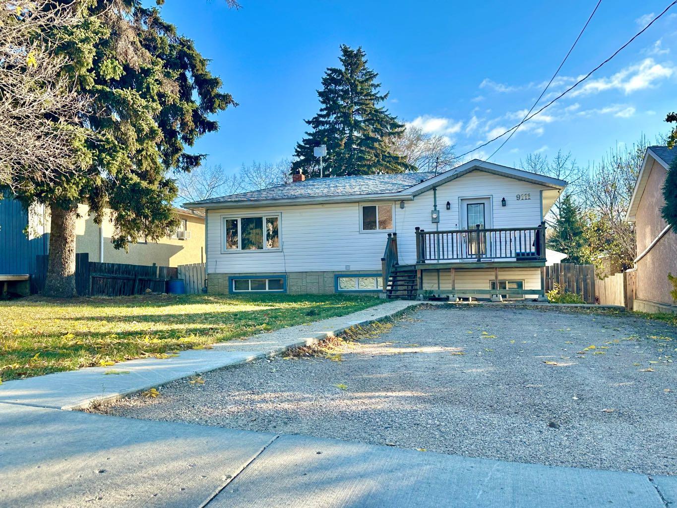 9111 100 St