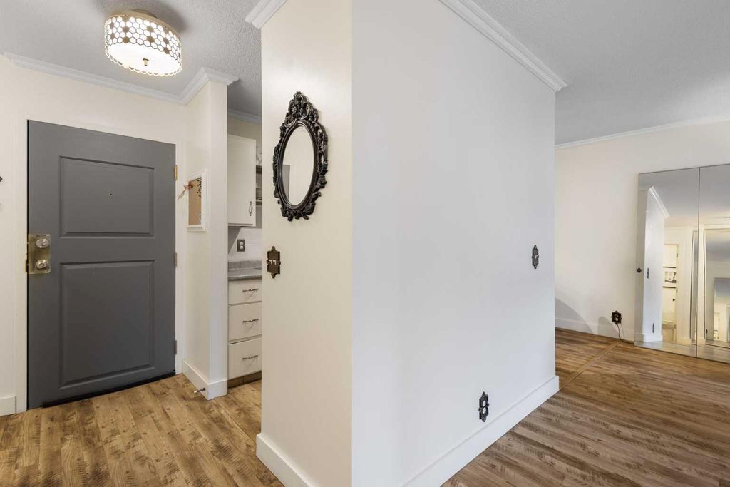 Photo of 2611 15A Street SW #305, Calgary, AB T2T 4C1 (MLS # A2293535)