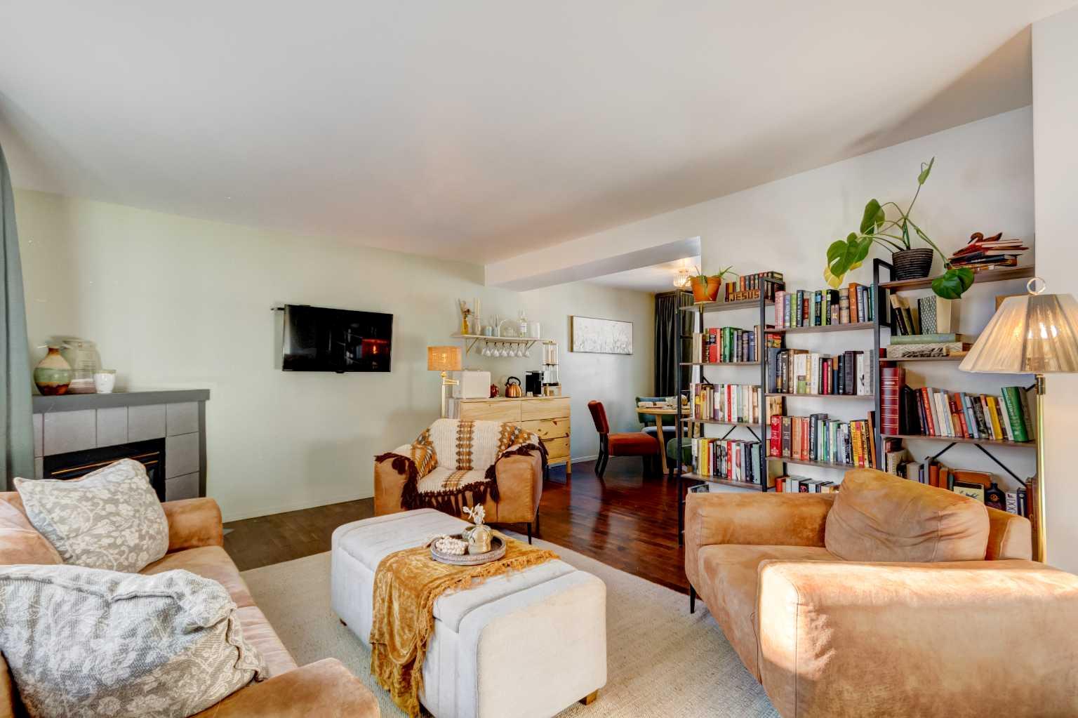 4525 31 Street SW 521