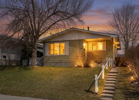 Photo of 99 Dovercliffe Way SE, Calgary, AB T2B 1W6 (MLS # A2302232)