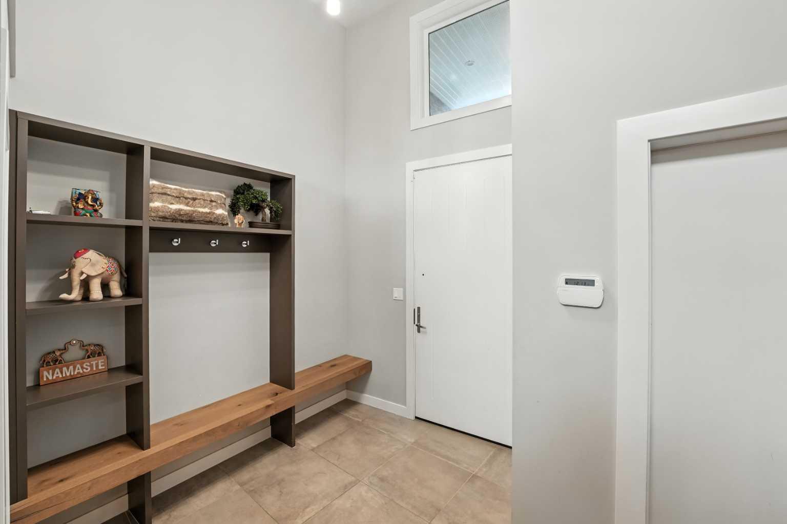102 Longmire Close