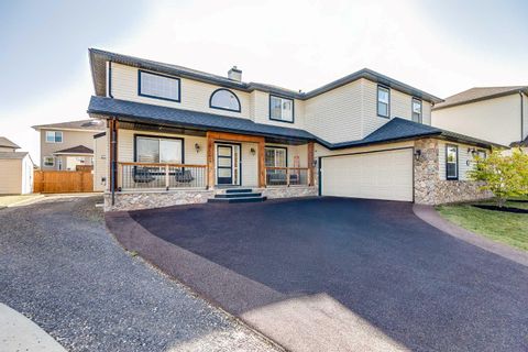 127 Canoe Place SW Airdrie AB T4B 2L5