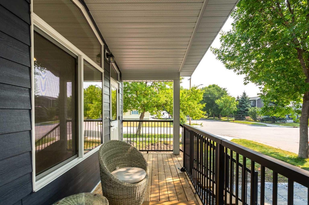 Photo of 38 4 Avenue SE, High River, AB T1V 1X6 (MLS # A2348290)