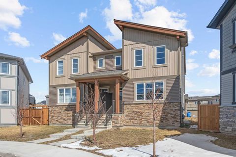 171 Carringham Road NW Calgary AB T3P 1V3