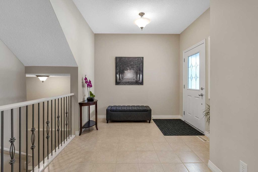 Photo of 224 Panamount Point NW, Calgary, AB T3K 0H8 (MLS # A2283842)