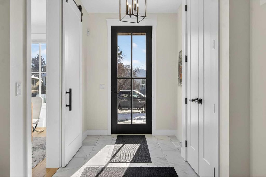 Photo of 124 26 Avenue NE, Calgary, AB T2E 1Y7 (MLS # A2282076)