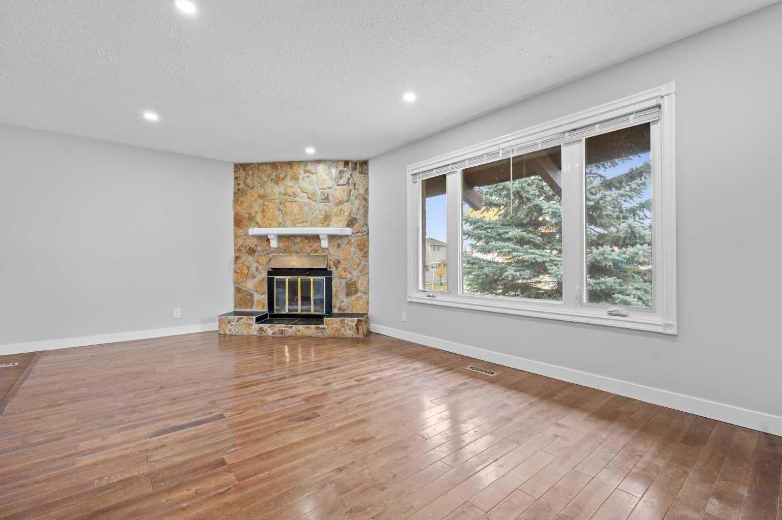 16 Whiteram Place NE