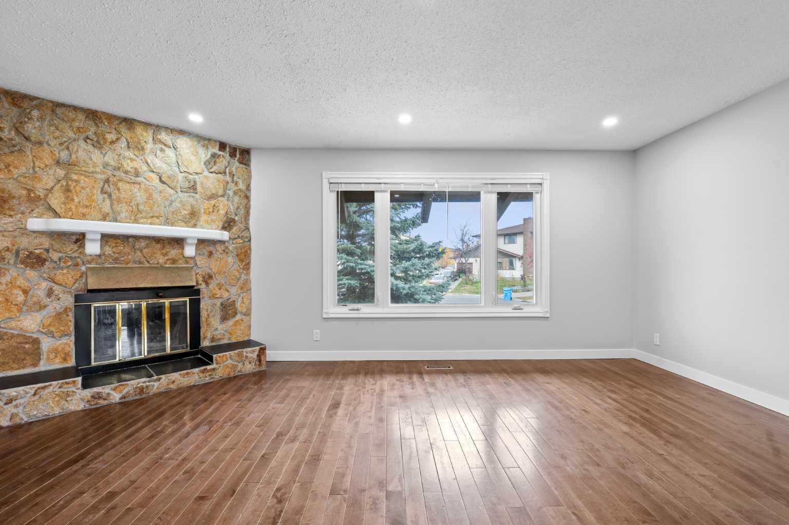 16 Whiteram Place NE