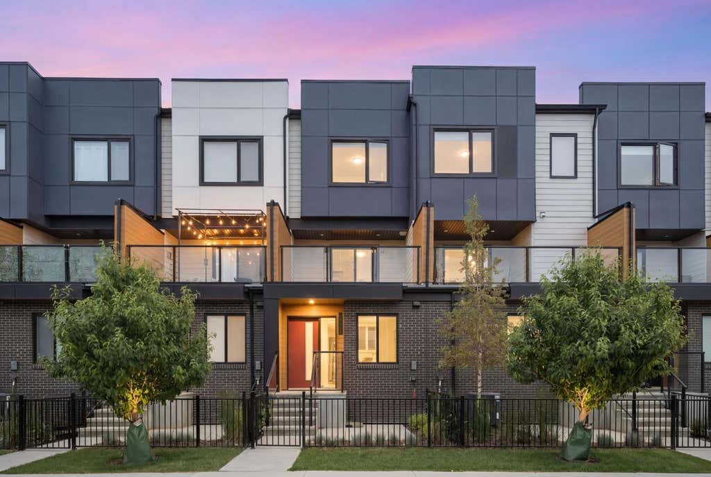 Photo of 8528 21 Avenue SE, Calgary, AB T2A 7W8 (MLS # A2335857)
