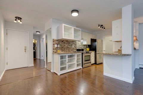 715 15 Avenue SW 205 Calgary AB T2R 0R8