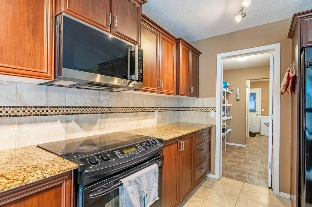 19 Silverado Skies Bay SW