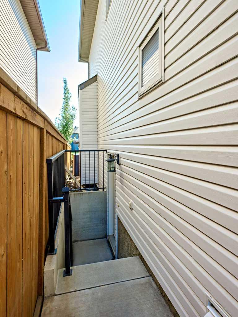 68 Skyview Springs Crescent NE