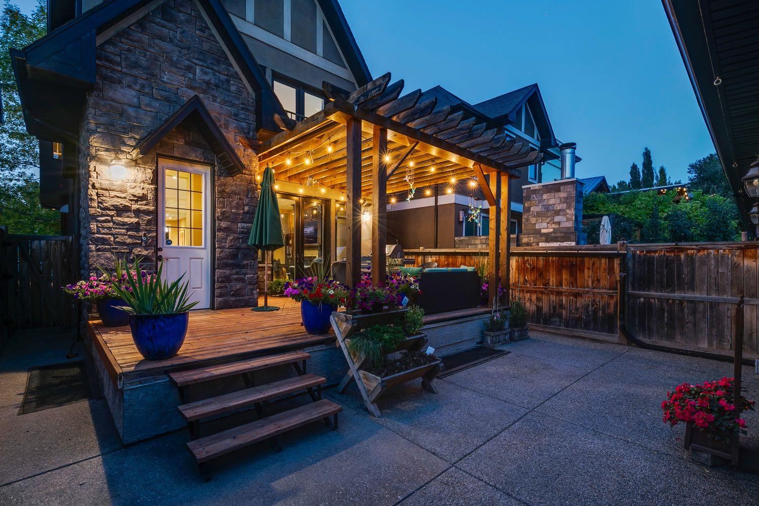 1727 Bowness Road NW