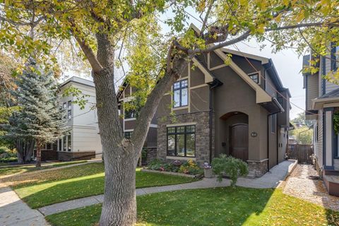 Property photo of 1727 Bowness Road Nw, Calgary, AB T2n 3k3