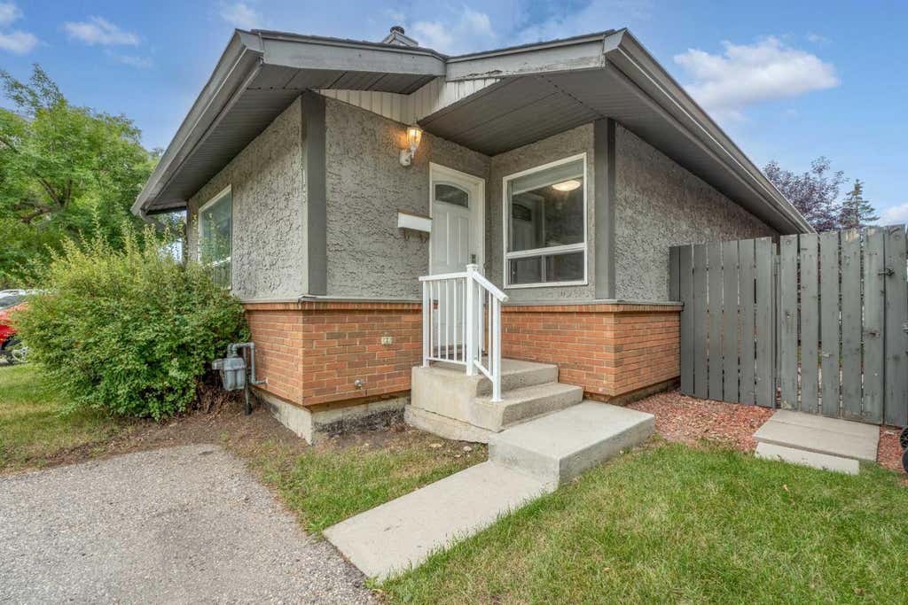 Photo of 7172 Coach Hill Road SW #16, Calgary, AB T3H 1C8 (MLS # A2339090)