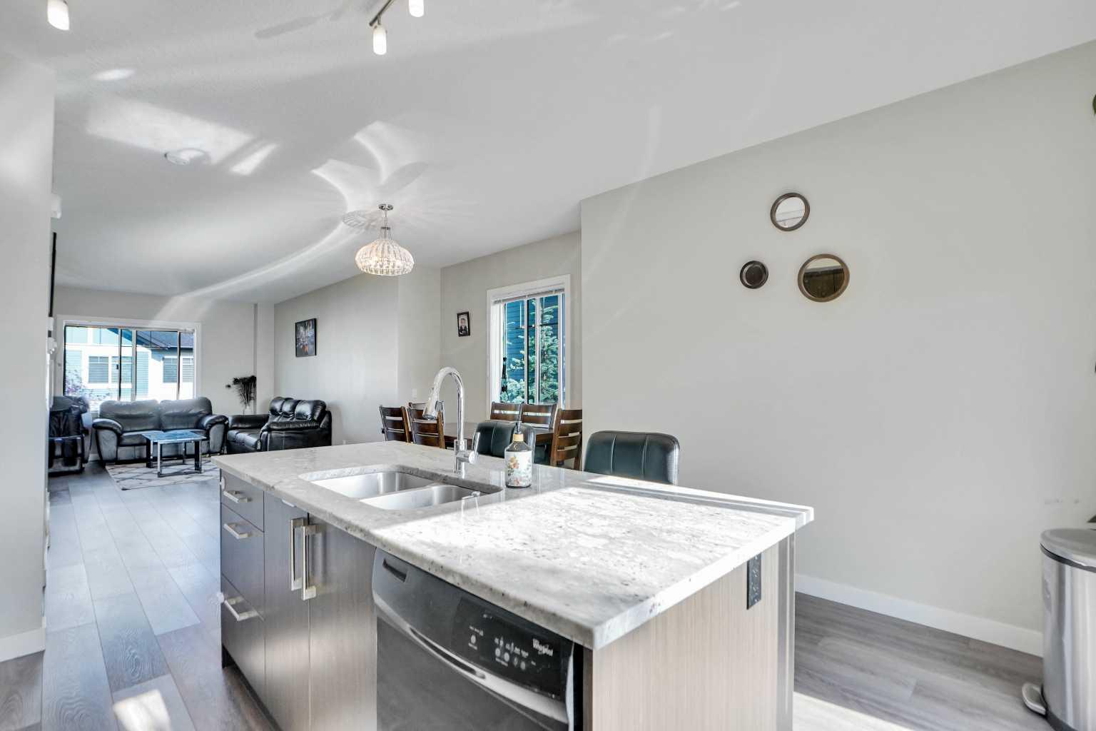 333 Taralake Way NE 1107