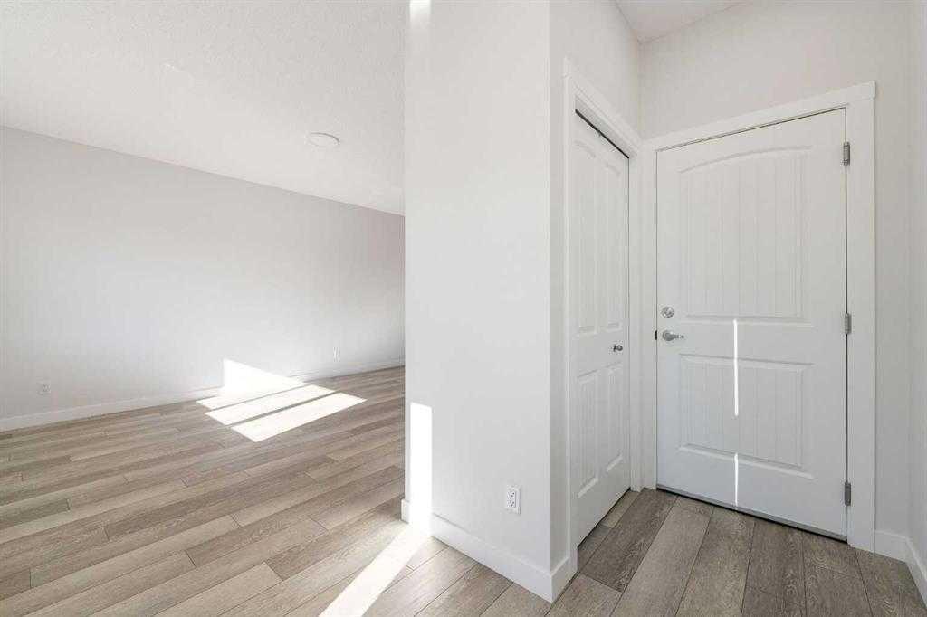 526 Wolf Willow Boulevard SE