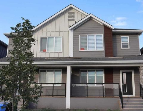 526 Wolf Willow Boulevard SE Calgary AB T2X 5P7