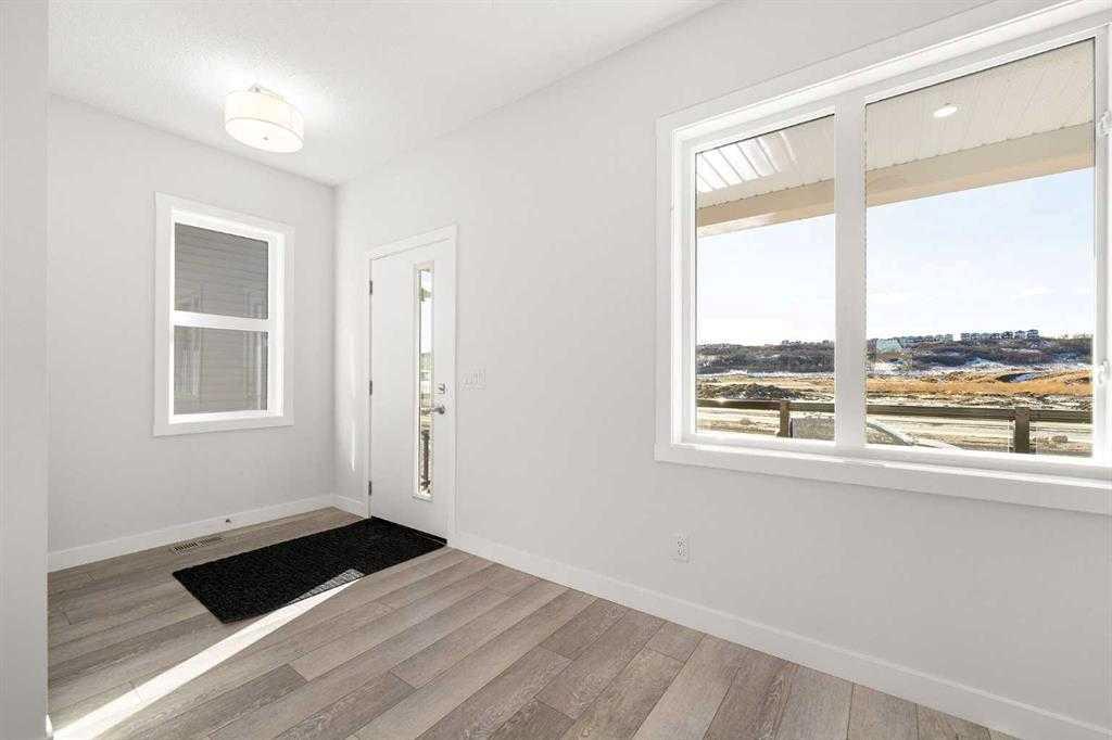 526 Wolf Willow Boulevard SE