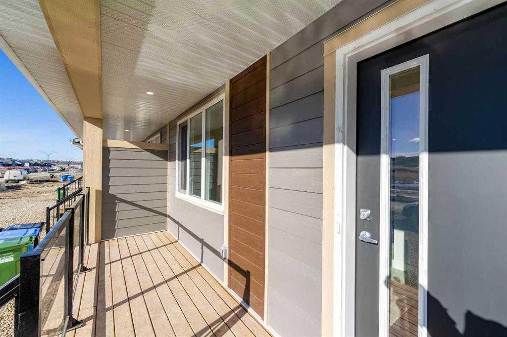 526 Wolf Willow Boulevard SE