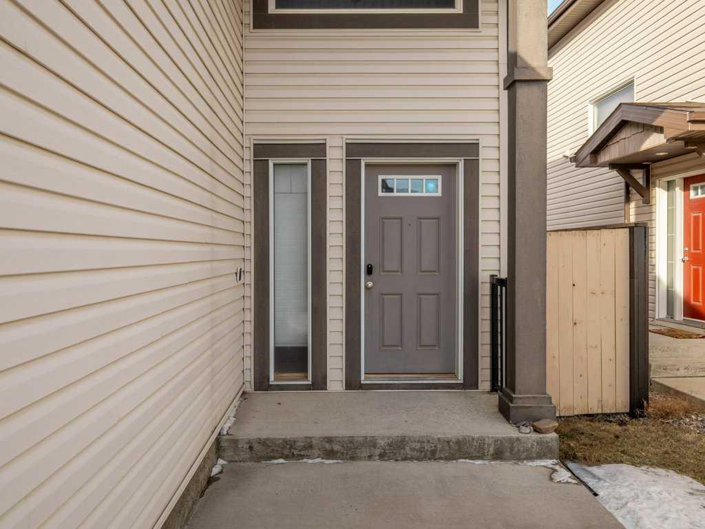 757 Silkstone Close W