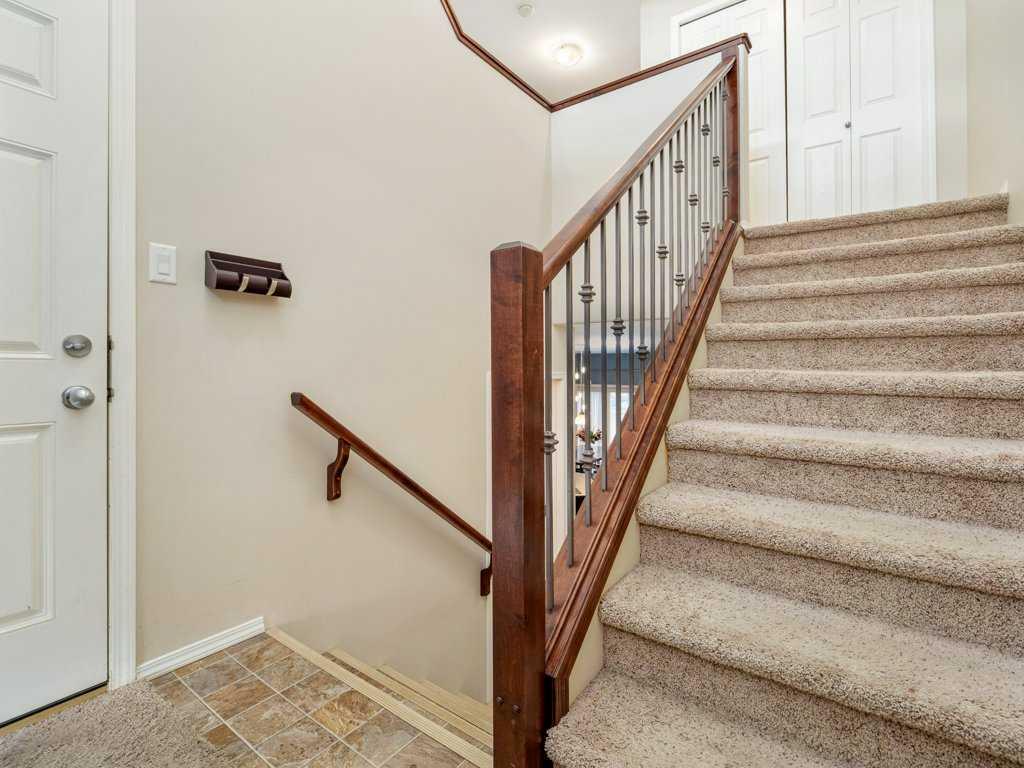 757 Silkstone Close W