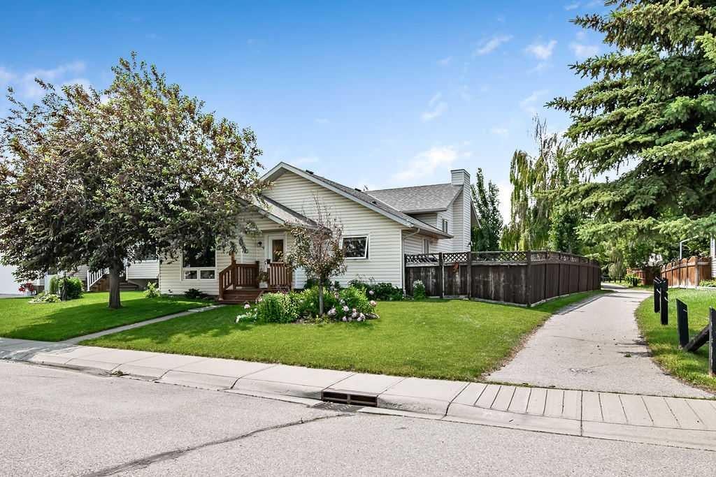 Photo of 1001 17 Street SE, High River, AB T1V 1P9 (MLS # A2325268)