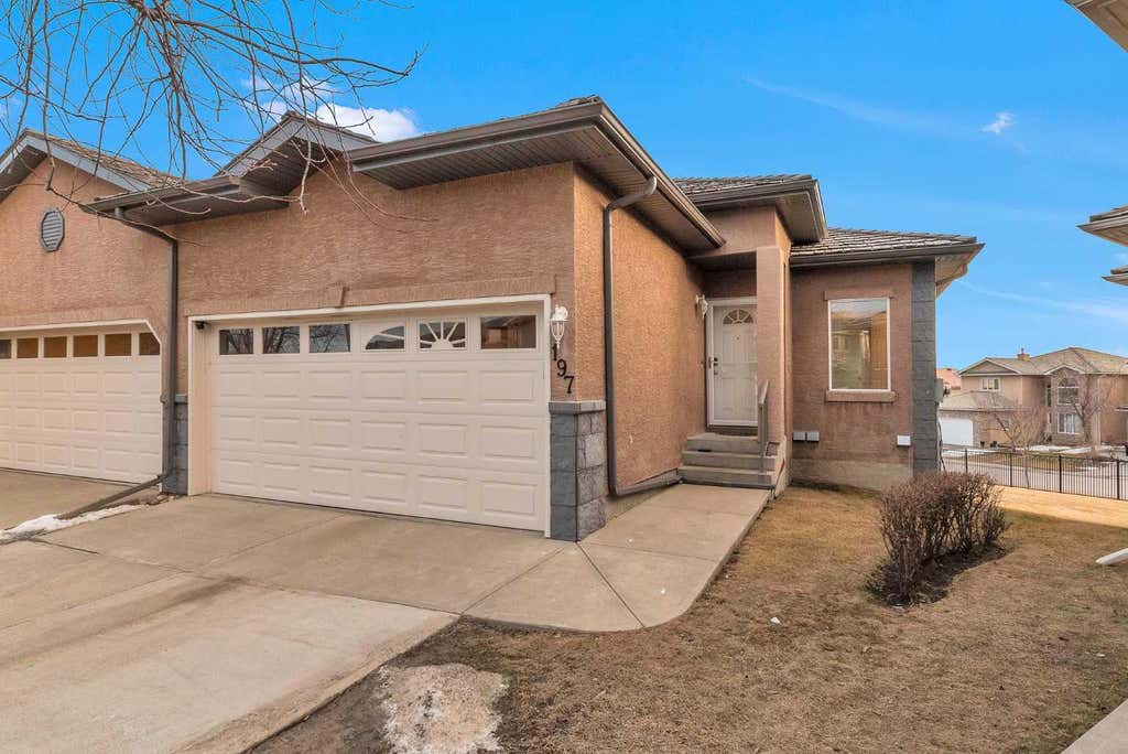 Photo of 197 Royal Crest View NW, Calgary, AB T3G 5W4 (MLS # A2314361)