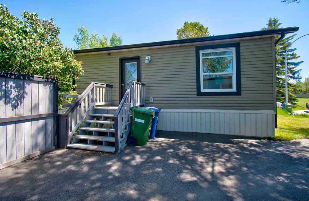 Photo of 24 Spring Dale Court SE, Airdrie, AB T4A 1N9 (MLS # A2329674)