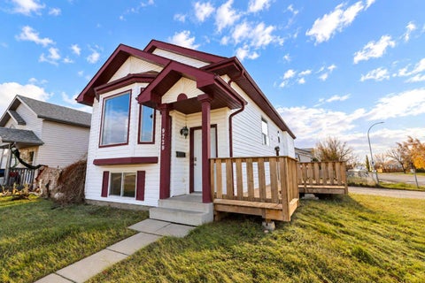 Photo of 9729 126 Avenue Ave, Grande Prairie, AB T8V 7H6 (MLS # A2350335)