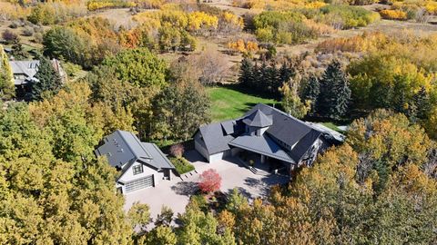 19 Bearspaw Ridge Crescent Rural Rocky View County AB T3R 1A3