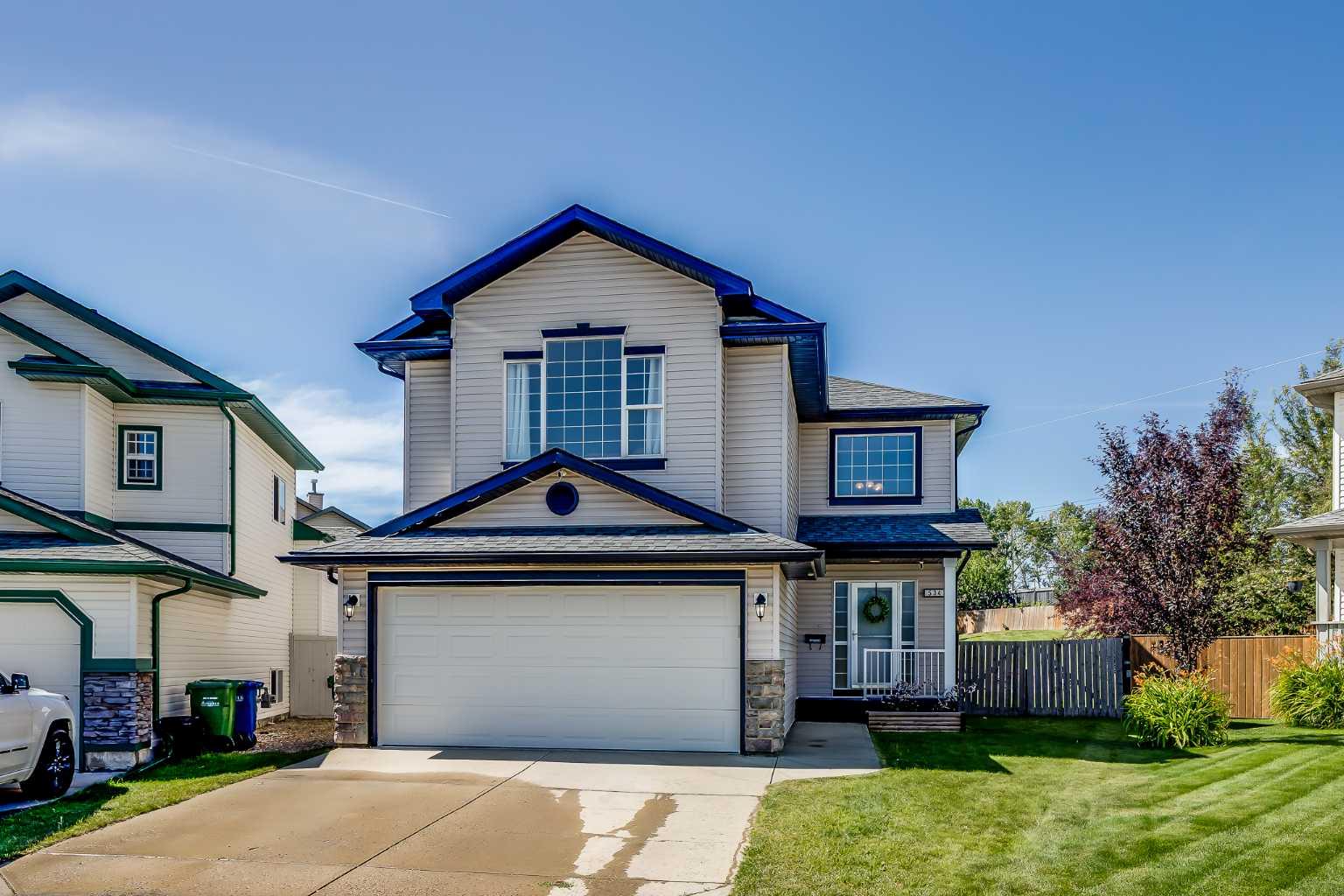 534 Fairways Crescent NW