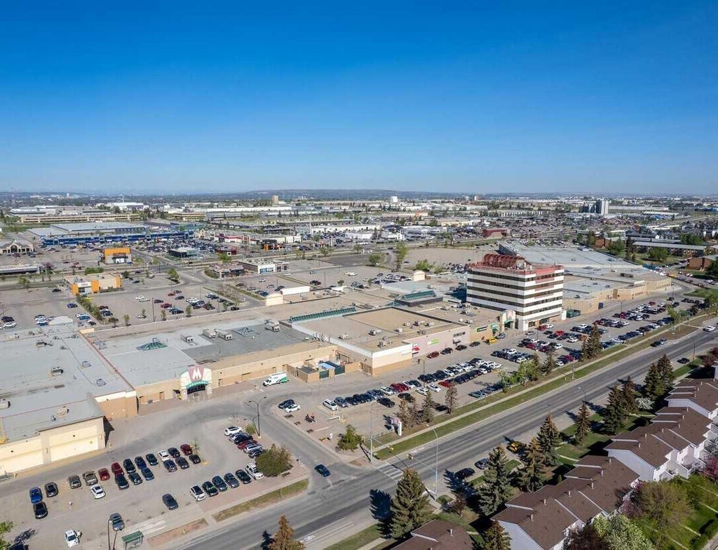 Photo of 433 Memorial Drive NE #640, Calgary, AB T2A 7E7 (MLS # A2319480)