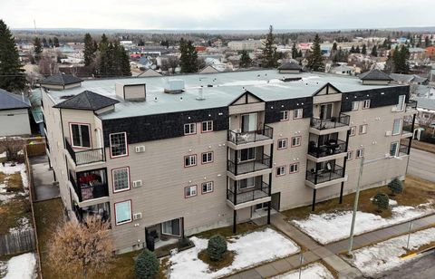 Photo of 5037 7 Avenue #406, Edson, AB T7E 0A8 (MLS # A2211393)