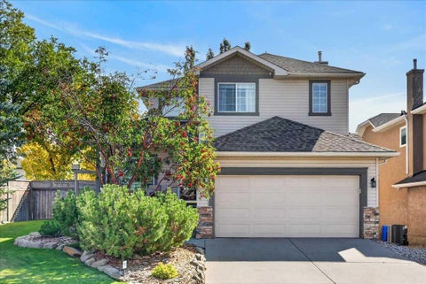 Photo of 177 Douglasview Rise SE, Calgary, AB T2Z 2H8 (MLS # A2346922)