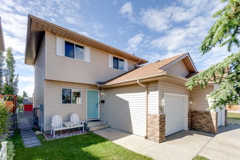 Photo of 98 Everglade Drive SE, Airdrie, AB T4B 2E8 (MLS # A2325519)