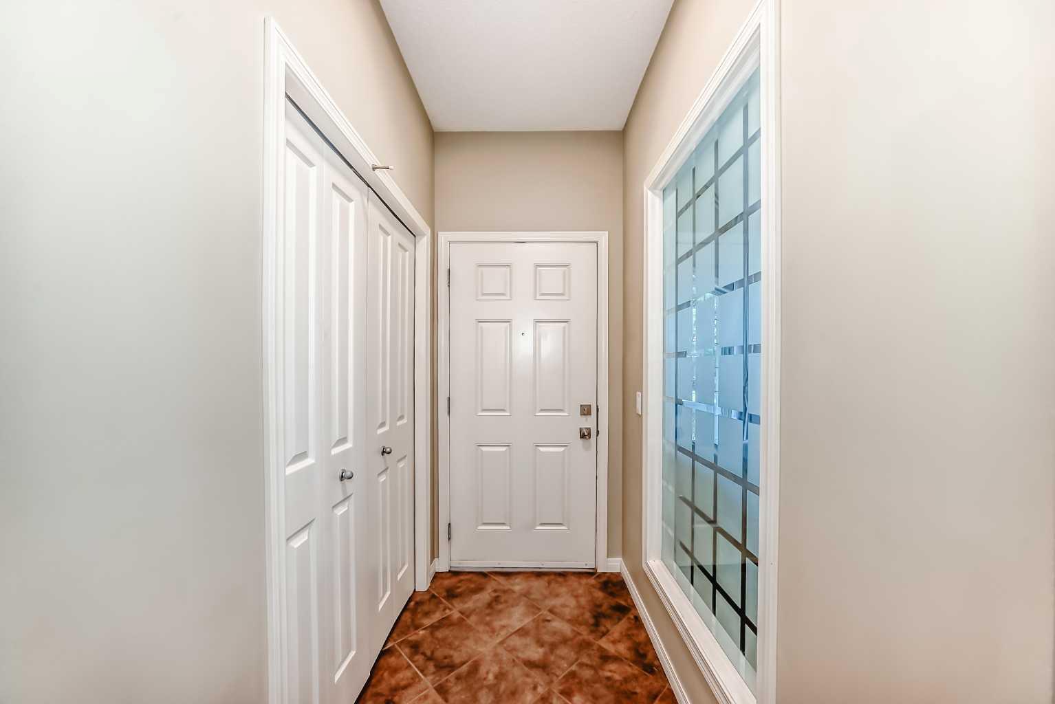 325 West Lakeview Drive