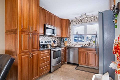 Photo of 60 Doverview Place SE, Calgary, AB T2B 1Z5 (MLS # A2302406)