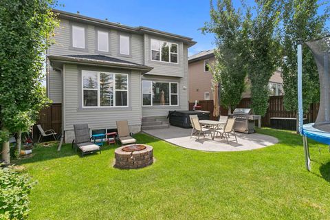 Photo of 4746 Elgin Avenue SE, Calgary, AB T2Z 0M6 (MLS # A2260372) Photo of 4746 Elgin Avenue SE, Calgary, AB T2Z 0M6 (MLS # A2260372)