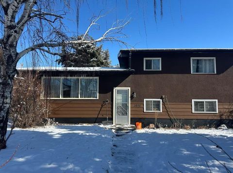Photo of 2028 43 Street SE, Calgary, AB T2B 1H3 (MLS # A2330043)
