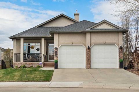 Photo of 168 West Creek Landing, Chestermere, AB T1X 1R8 (MLS # A2308848)
